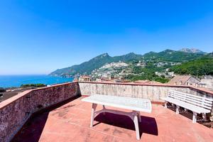 5 LOCALI A VIETRI SUL MARE