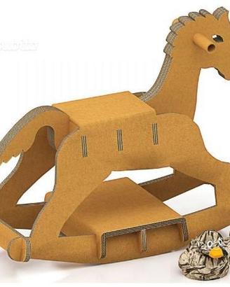 Cavallo a dondolo in cartone ondulato