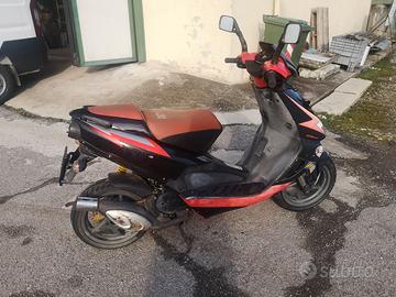 Aprilia sr