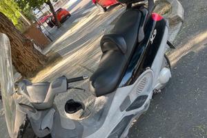 Piaggio x9