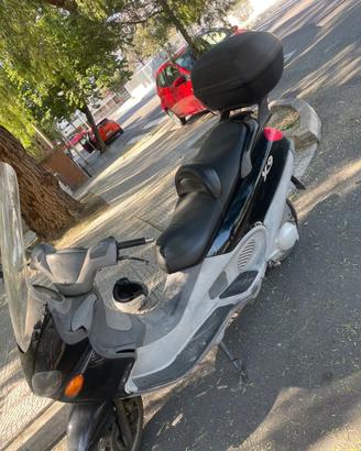 Piaggio x9