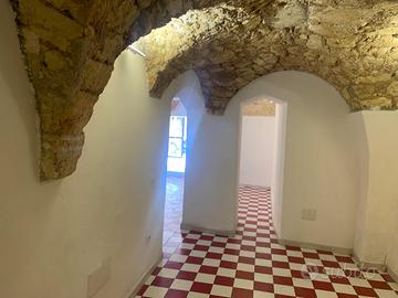 Santa Maria accogliente locale mq. 60