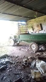 Motoagricola marca Ferrari 725 con 4 ruote motrici