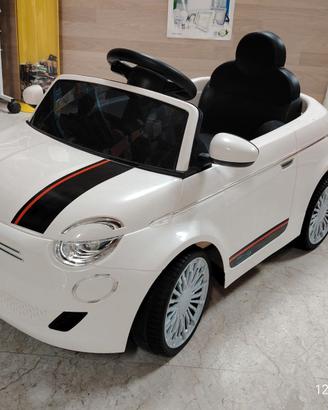 Auto elettrica per bambini 500e 12V con telecomano