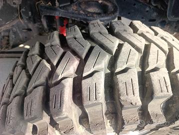 cerchi e gomme maxxis stiky 37 12.50 r16