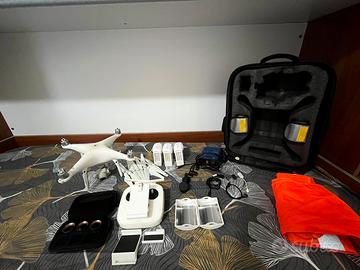 Drone DJI Phantom 4 Pro V2.0 con accessori extra