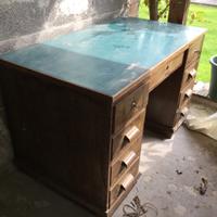 Cassettiera  e scrivania universitaria