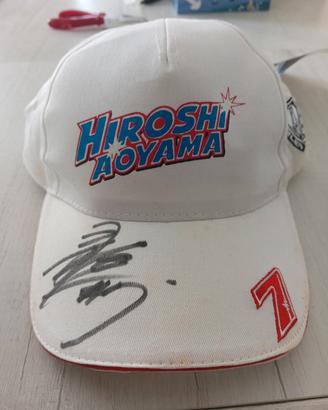 cappello firmato da hiroshi aoyama