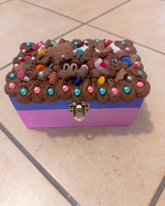 Portagioie a forma di torta,