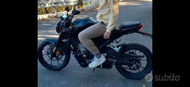 Honda cb125 r