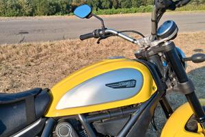 Moto Ducati Scrambler 800