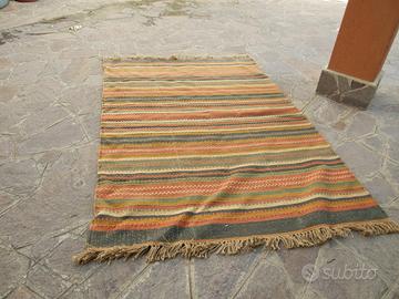 Tappeto in juta a strisce