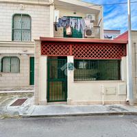 VILLA A SCHIERA A BARI