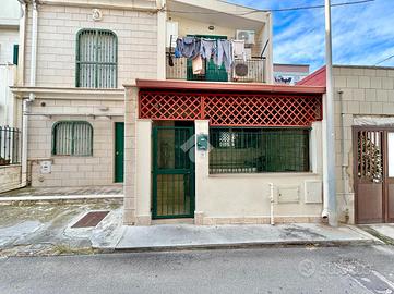 VILLA A SCHIERA A BARI
