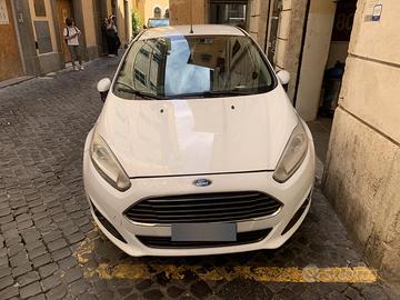 Ford Fiesta 1.4 benz/gpl titanium