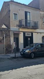 Bottega e ufficio - via g.b. nicolosi, paterno'