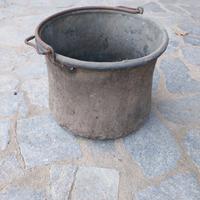 antico paiolo di rame