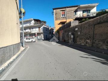 2 LOCALI A SANT'ANASTASIA