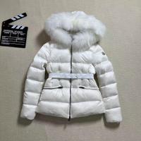 Piumino corto con logo Moncler / Donna / Bianco/ 1