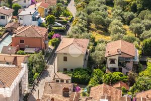 4 LOCALI A TOSCOLANO-MADERNO