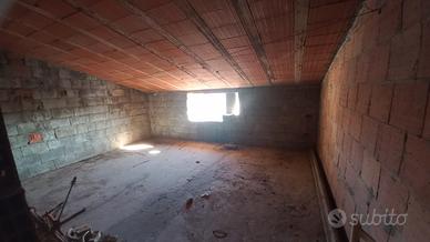 Solo tramezzata, immobile da ultimare