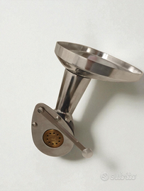 Torchio Kenwood compreso di trafila in foto