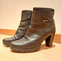 Stivaletti in pelle comodi e caldi