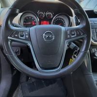 OPEL ZAFIRA 2012 - VOLANTE