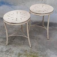 Coppia di antichi sgabelli in ferro battuto