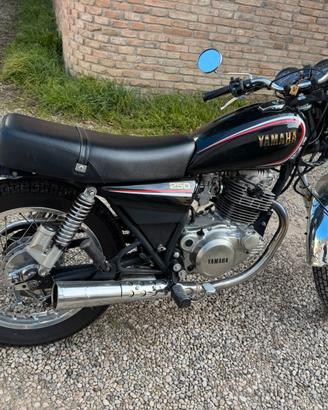 Yamaha sr250