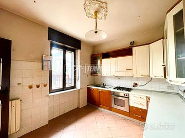 VILLA UNIFAMIGLIARE CON GIARDINO PRIVATO!