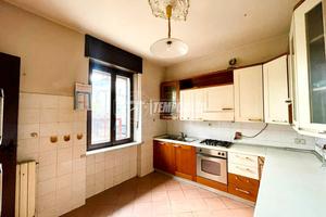 VILLA UNIFAMIGLIARE CON GIARDINO PRIVATO!