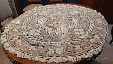 tovaglia in merletto a filet 