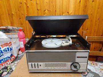 radio a valvole con giradischi (funzionante)