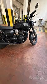 Moto triumph bonneville t100 black