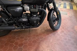 Moto triumph bonneville t100 black