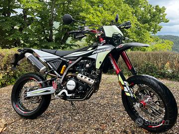 Fantic motard 125 modello competition 4t