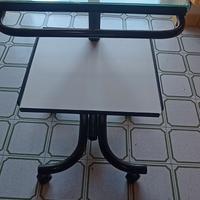 TAVOLO con le truote  di FERRO -VETRO