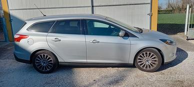 Auto FORD FOCUS Station Wagon praticamente nuova
