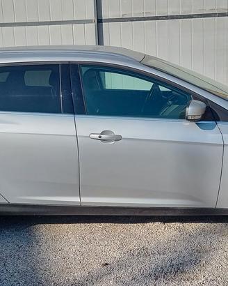 Auto FORD FOCUS Station Wagon praticamente nuova