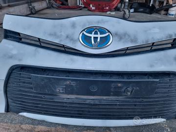 Paraurti Toyota Yaris  hybrid