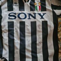 Maglia originale Juventus con autografi