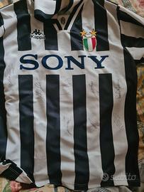 Maglia originale Juventus con autografi