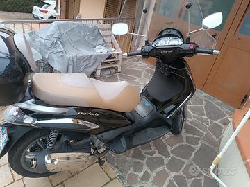 Beverly 300 ie