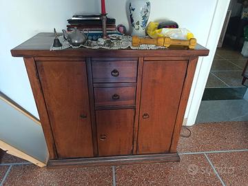 Credenza in arte povera