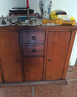 Credenza in arte povera