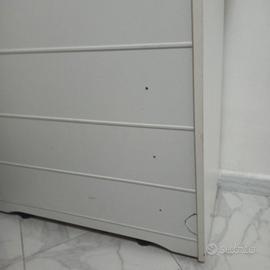 lettino pieghevole con mobiletto e materassino 