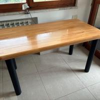 Tavolo di design fatto a mano con zampe Camar