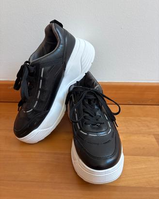 Sneakers nere e bianche taglia 40,5/41