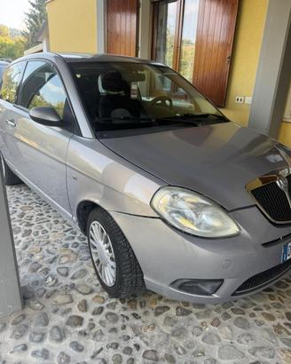 Lancia Y